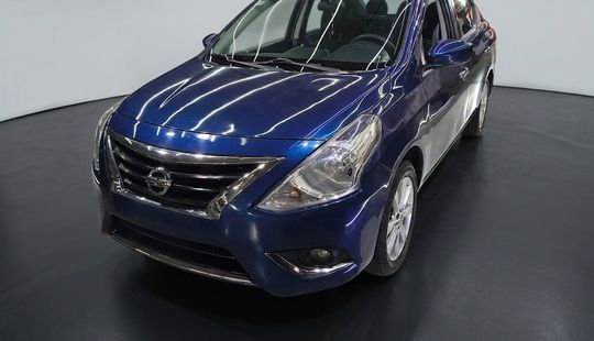Nissan • Versa