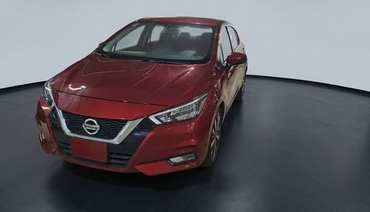 Nissan • Versa