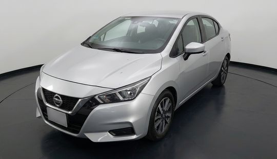 Nissan • Versa