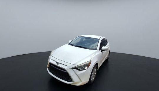 Toyota • Yaris