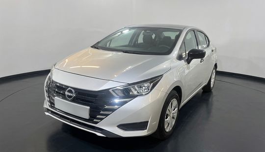 Nissan • Versa