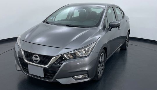 Nissan • Versa