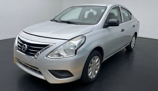 Nissan • Versa