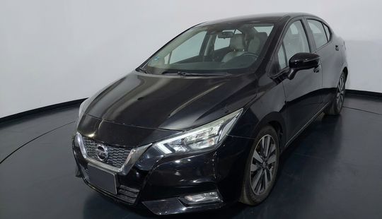 Nissan • Versa