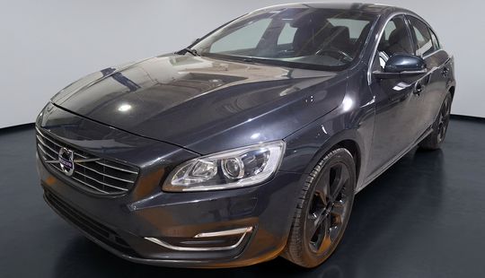 Volvo • S60