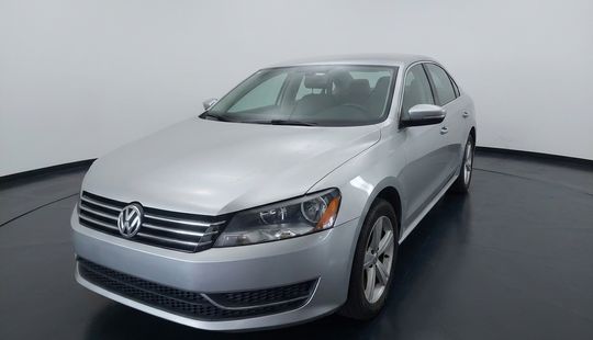 Volkswagen • Passat