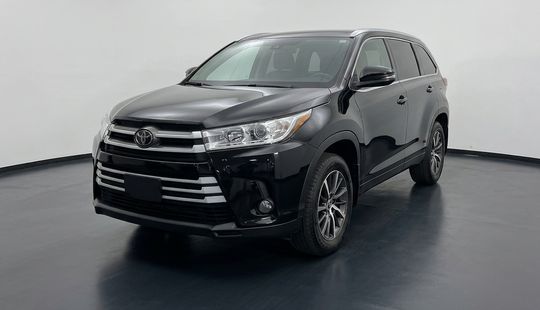 Toyota • Highlander
