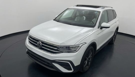 Volkswagen • Tiguan
