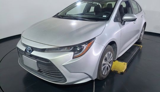 Toyota • Corolla