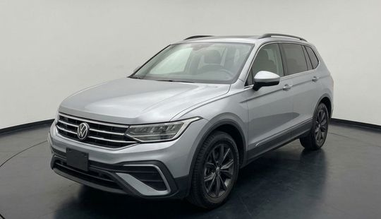 Volkswagen • Tiguan
