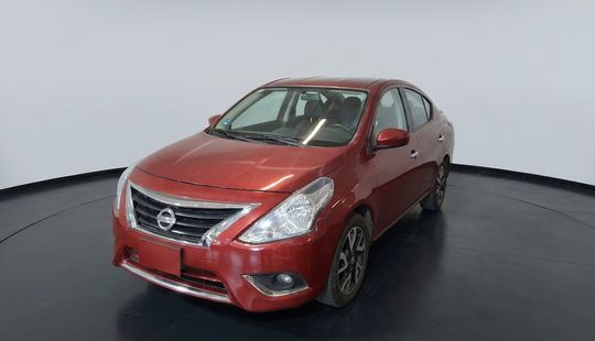 Nissan • Versa