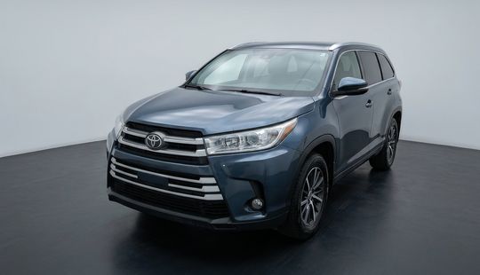 Toyota • Highlander