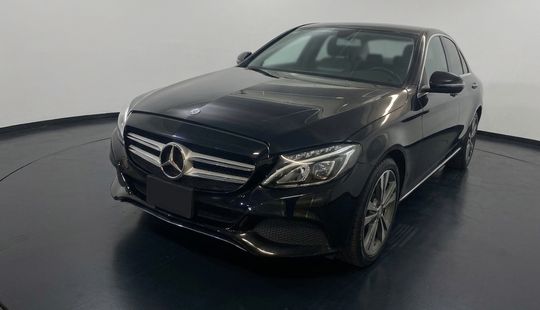 Mercedes Benz • Clase C
