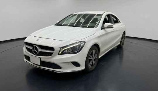 Mercedes Benz • Clase CLA