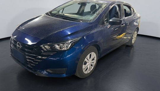 Nissan • Versa