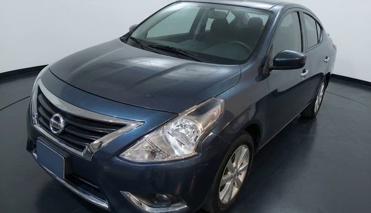 Nissan • Versa