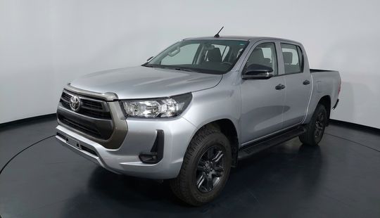 Toyota • Hilux