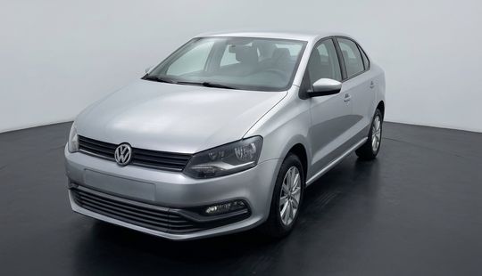 Volkswagen • Polo
