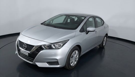Nissan • Versa