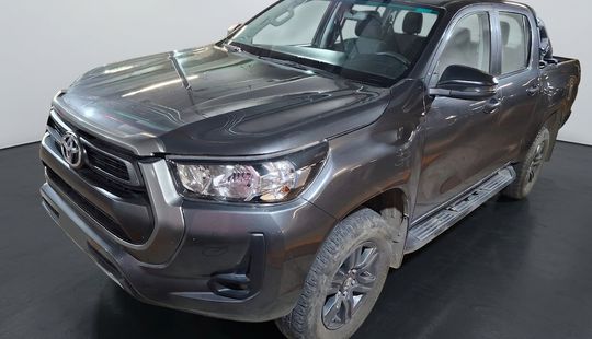 Toyota • Hilux