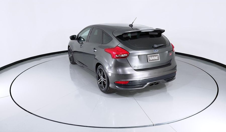 Ford Focus 2.0 ST TM Hatchback 2015