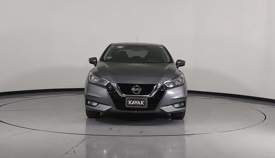 Nissan • Versa