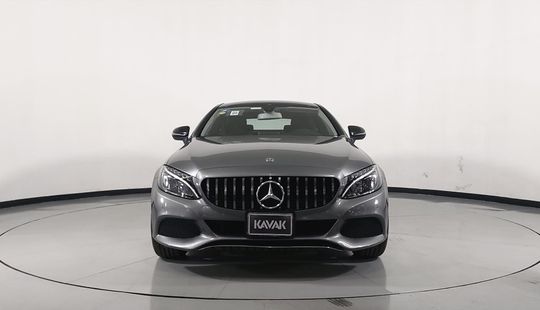 Mercedes Benz • Clase C