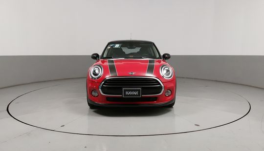2019 • 35,700 km • Automático