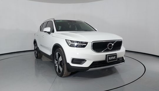 Volvo • XC40