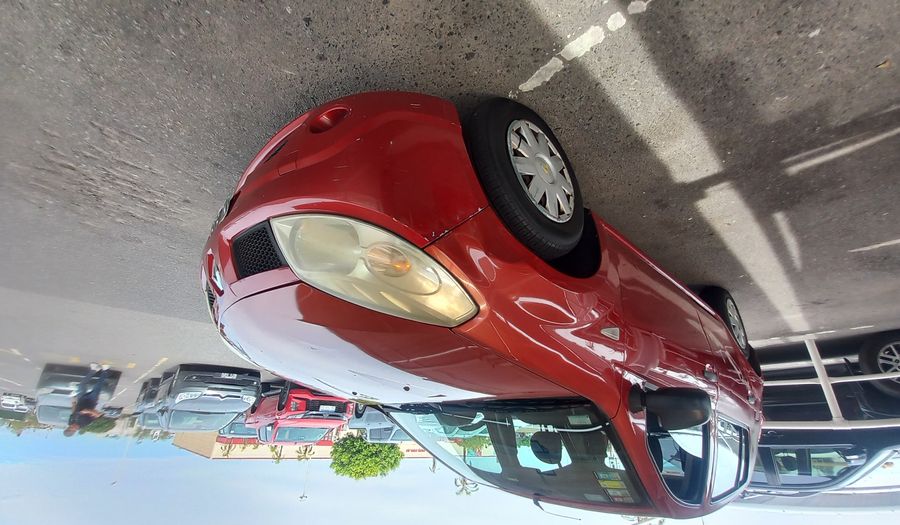 Renault Sandero 1.6 16V Hatchback 2010