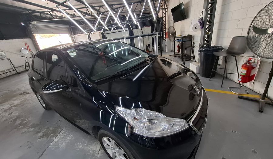 Peugeot 208 1.5 ALLURE TOUCHSCREEN Hatchback 2016