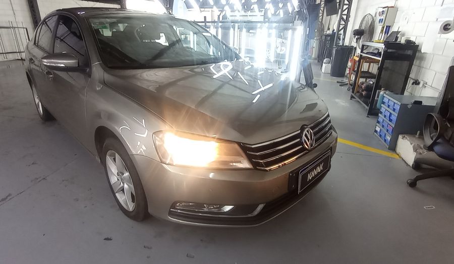 Volkswagen Passat 1.8 TSI COMFORT MT Sedan 2014