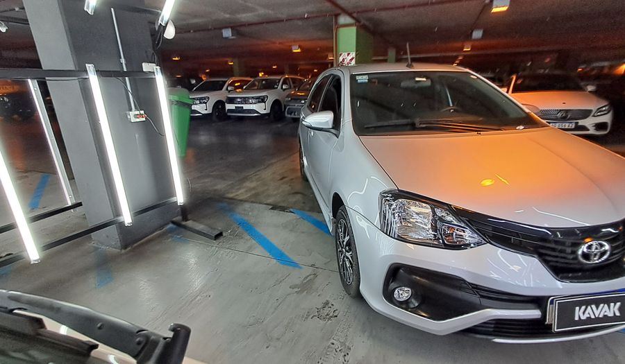 Toyota Etios 1.5 XLS PACK Hatchback 2022