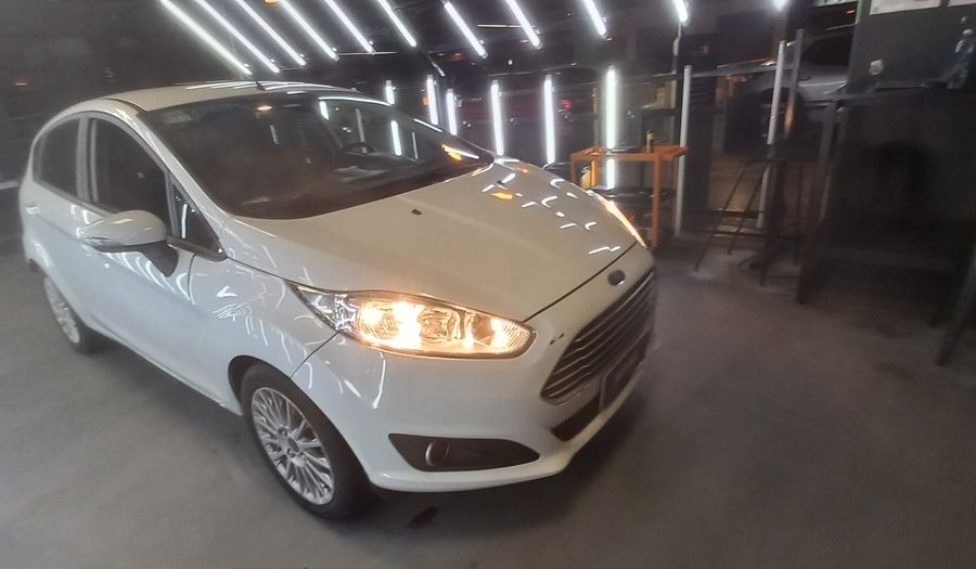 Ford Fiesta Kinetic Design 1.6 SE Hatchback 2015