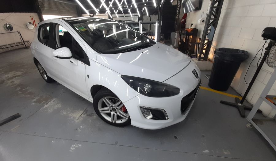 Peugeot 308 2.0 FELINE Hatchback 2012