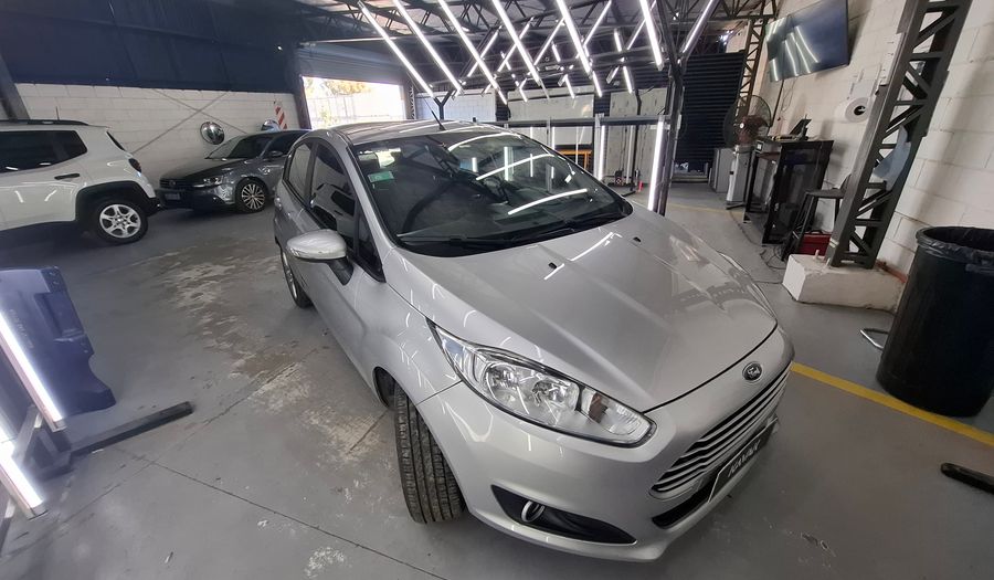 Ford Fiesta Kinetic Design 1.6 SE Hatchback 2016