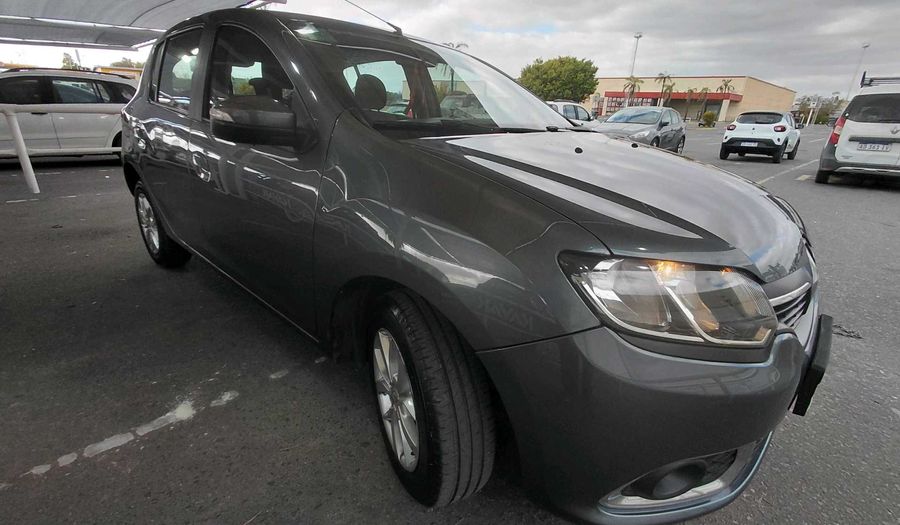 Renault Sandero 1.6 PRIVILEGE Hatchback 2017