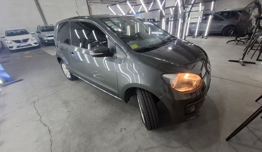 Volkswagen Up 1.0 HIGH UP Hatchback 2014