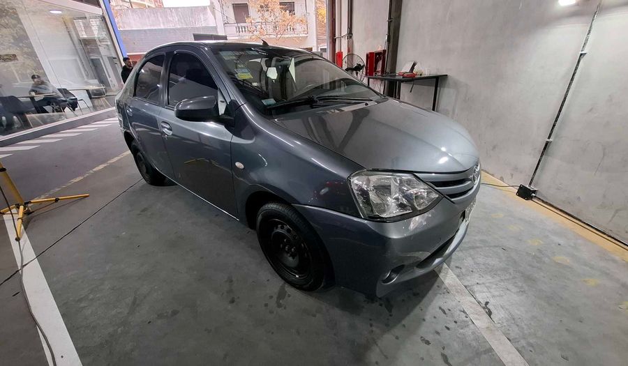Toyota Etios 1.5 XS Sedan 2015