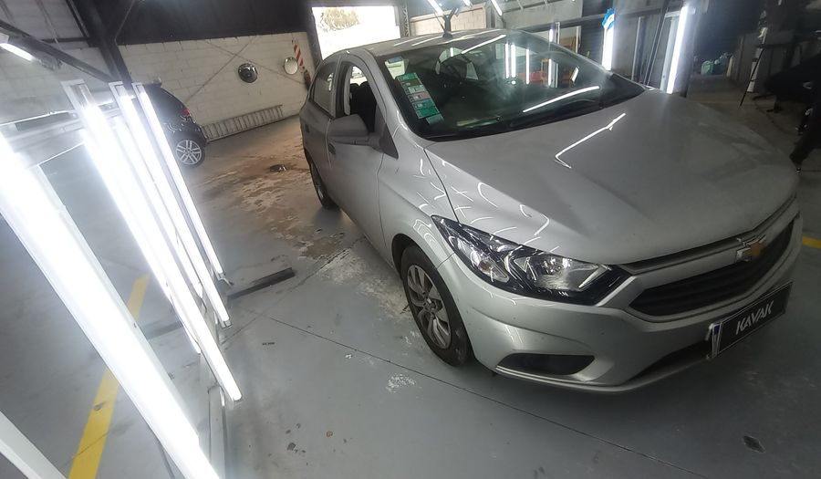Chevrolet Onix 1.4 LT Hatchback 2017