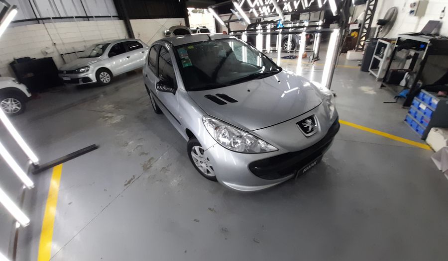 Peugeot 207 COMPACT 1.4 XR Hatchback 2010