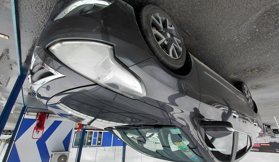 Nissan Versa 1.6 EXCLUSIVE AUTO Sedan 2019