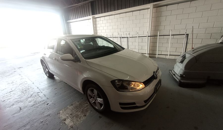 Volkswagen Golf 1.6 MPI TRENDLINE Hatchback 2016