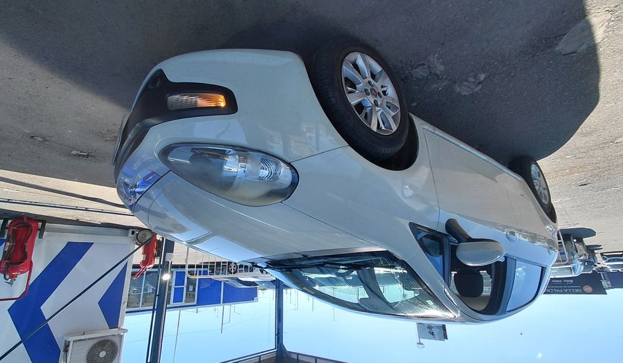 Fiat Punto 1.4 ATTRACTIVE 5P Hatchback 2014