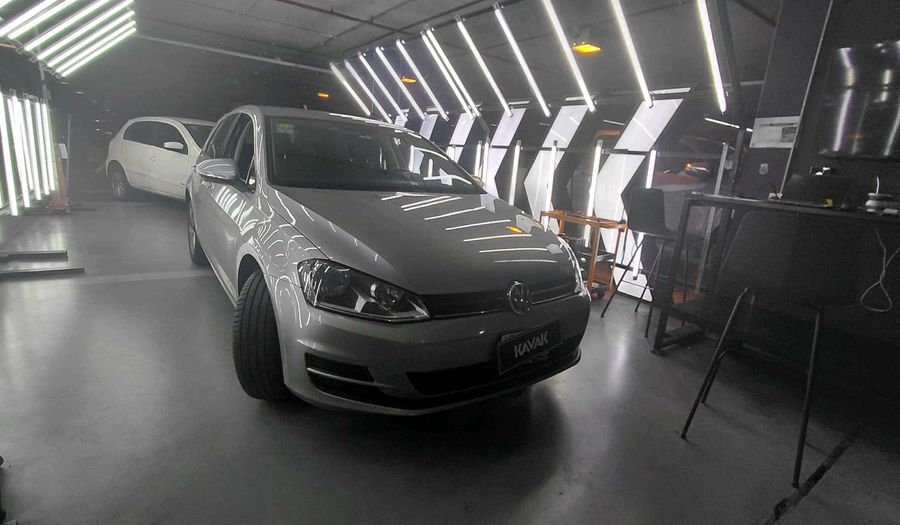 Volkswagen Golf 1.6 MPI TRENDLINE Hatchback 2016
