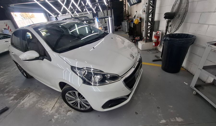 Peugeot 208 1.6 ALLURE Hatchback 2016