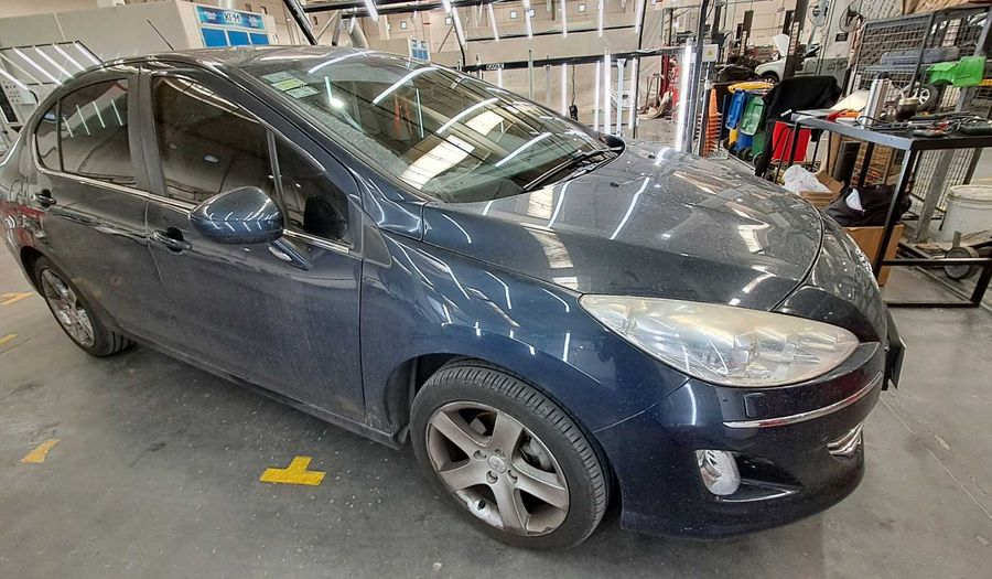 Peugeot 408 2.0 16V FELINE Sedan 2013