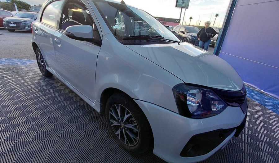 Toyota Etios 1.5 XLS Hatchback 2020