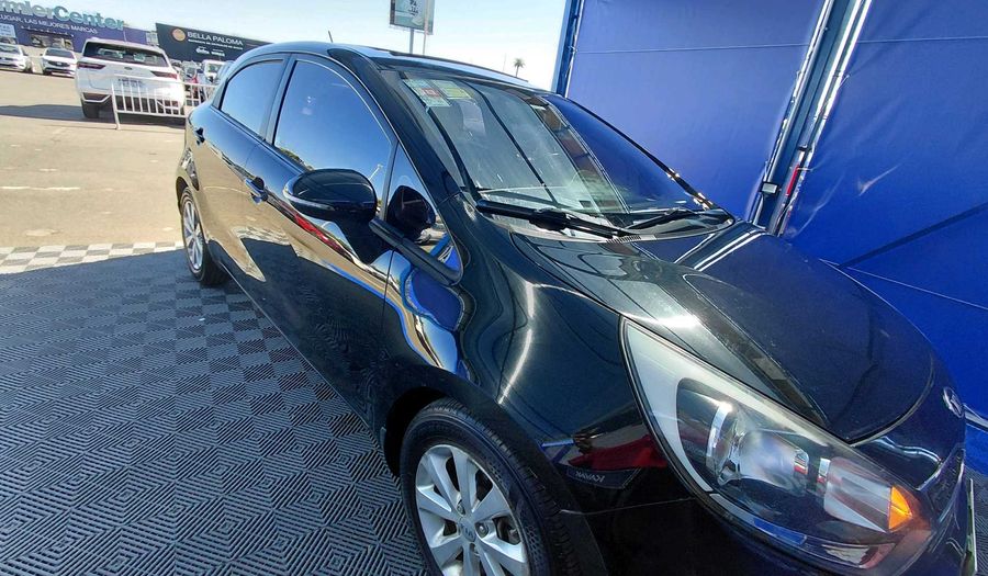 Kia Rio 1.4 EX AT Hatchback 2014