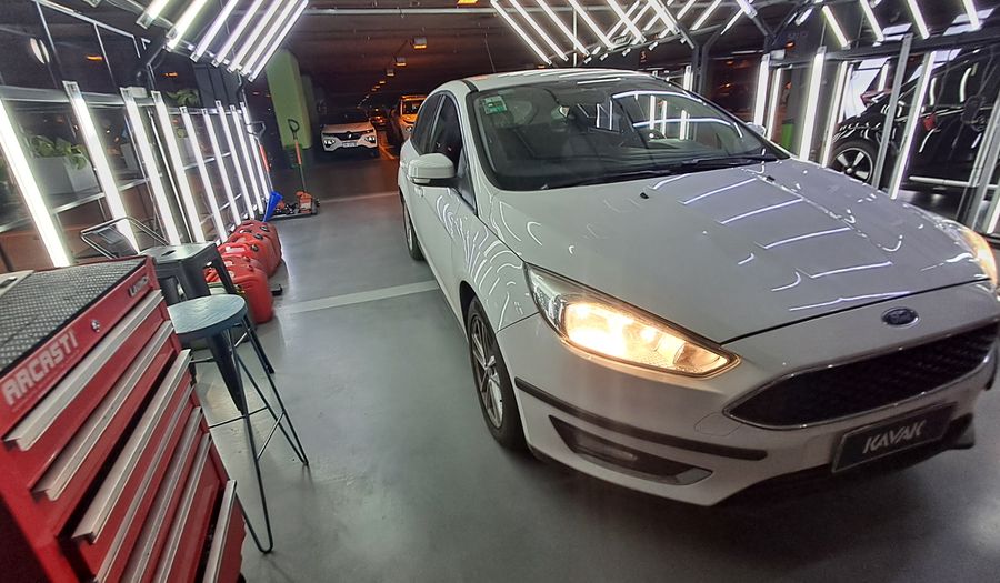 Ford Focus Iii 2.0 SE Hatchback 2016